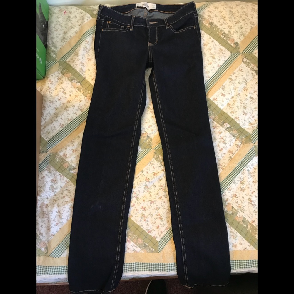 Women’s Hollister Jeans- Like New- W27-L32- Dk Den